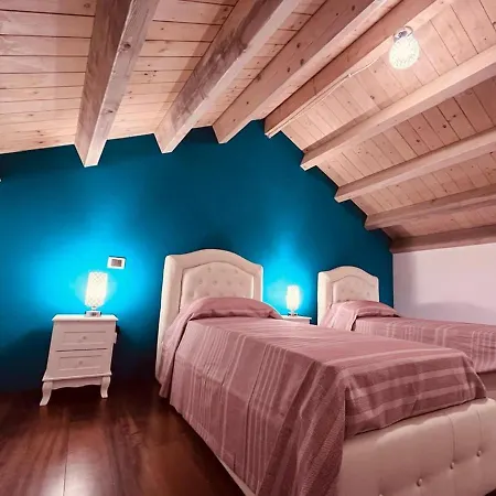 Sardinia Holidays בית הארחה